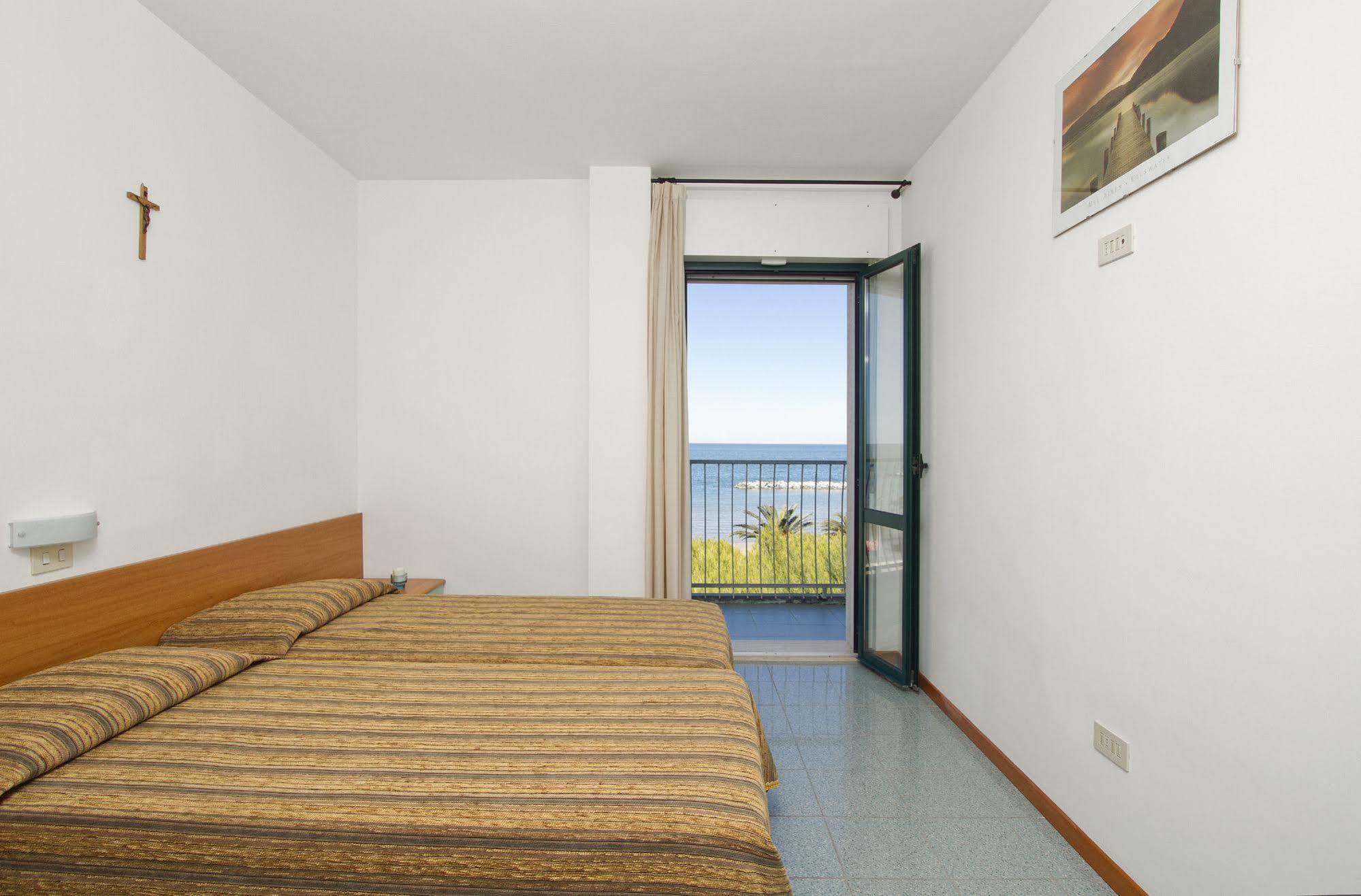 كوبرا ماريتيما Residence Stella Marina المظهر الخارجي الصورة